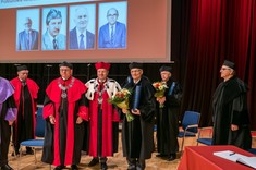 Wręczenie tytułu profesora honorowego prof. A. Tomczykowi,